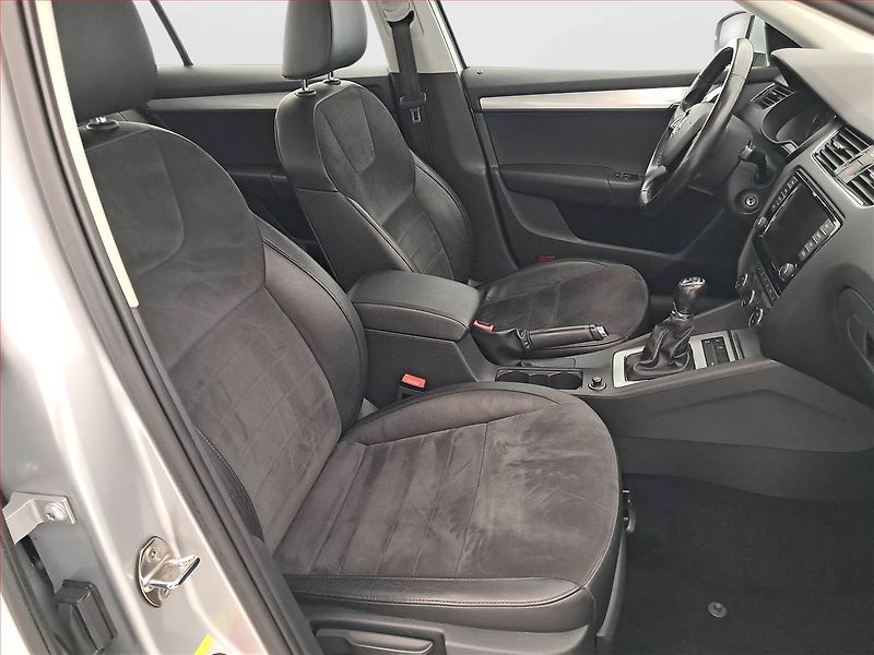 Škoda Octavia (2013) Style 2.0 TDI 4x4, 4X4 - fotka 9 z 17