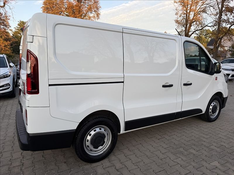 Renault Trafic L1H1 Red - fotka 5 z 23