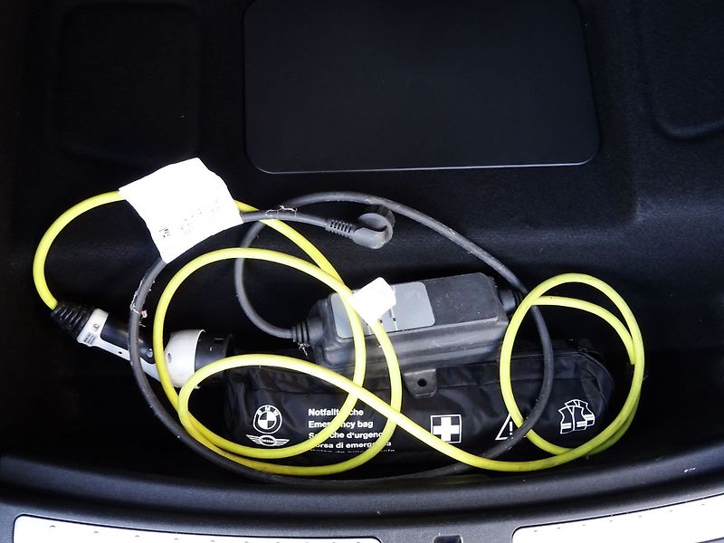 Mini Countryman Cooper 1.5 SE ALL4 A/T Hybrid - fotka 25 z 32