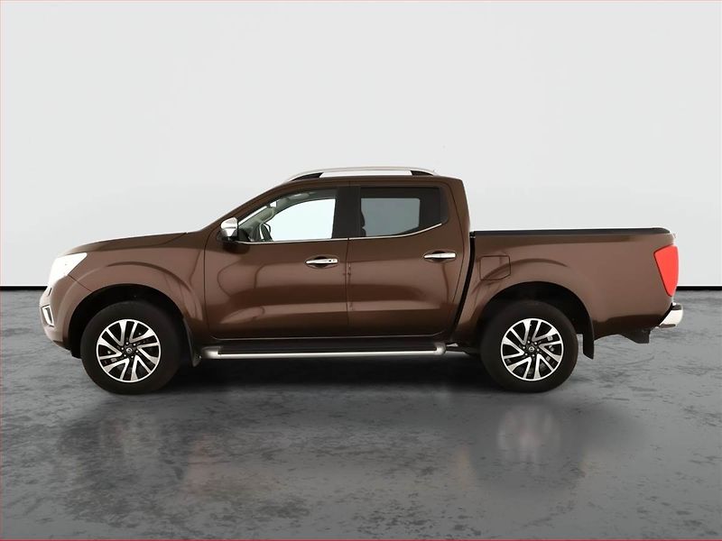 Nissan Navara (2019) 2.3 dCi, Navigace, Xenony - fotka 3 z 27