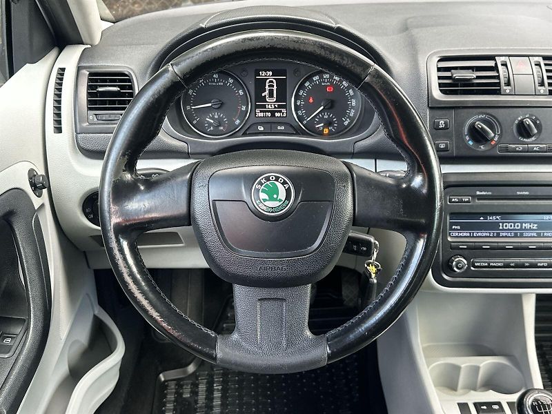 Škoda Fabia (2010) Combi 1.2 TSI Ambiente + - fotka 6 z 26