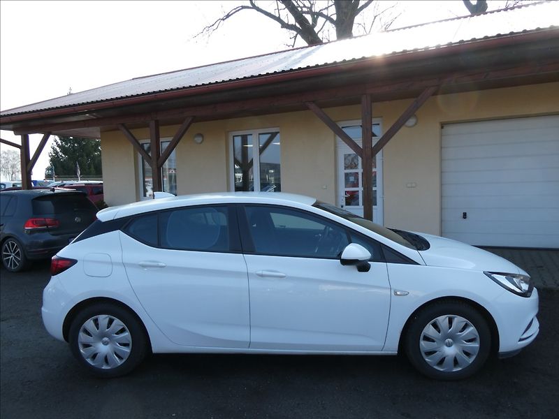 Opel Astra 1,6 CDTi 81kW,2x kola,serviska - fotka 12 z 40