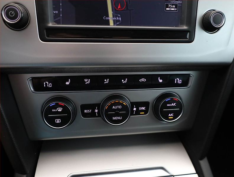 Volkswagen Passat (2016) 2.0 TDI, Navi, Tempomat - fotka 10 z 18