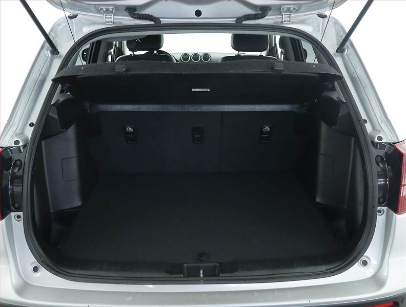 Suzuki Vitara (2022) Elegance 1.4 BoosterJet, 4X4 - fotka 14 z 15