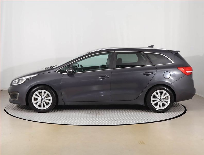 Kia Ceed (2017) 1.6 GDI, Automat, Navi - fotka 3 z 17