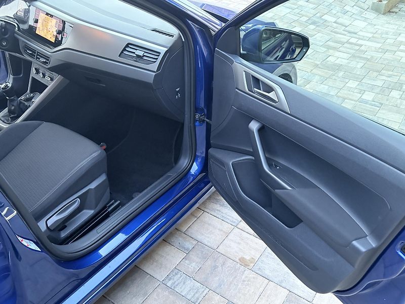 Volkswagen Polo (2019)  1.0 TSI Comfortline 85kw - fotka 14 z 16