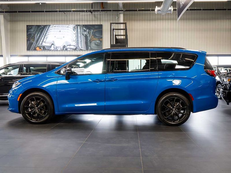 Chrysler Pacifica (2026) 3.6 Select AWD, 360 Cam 2x LCD - fotka 2 z 37