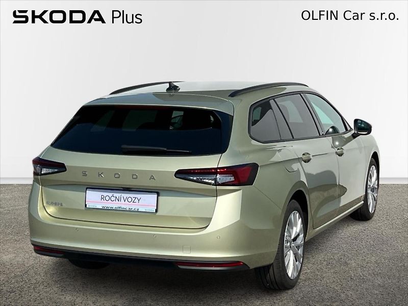 Škoda Superb 2,0 TDi 110kW 7DSG SELECTION - fotka 2 z 31
