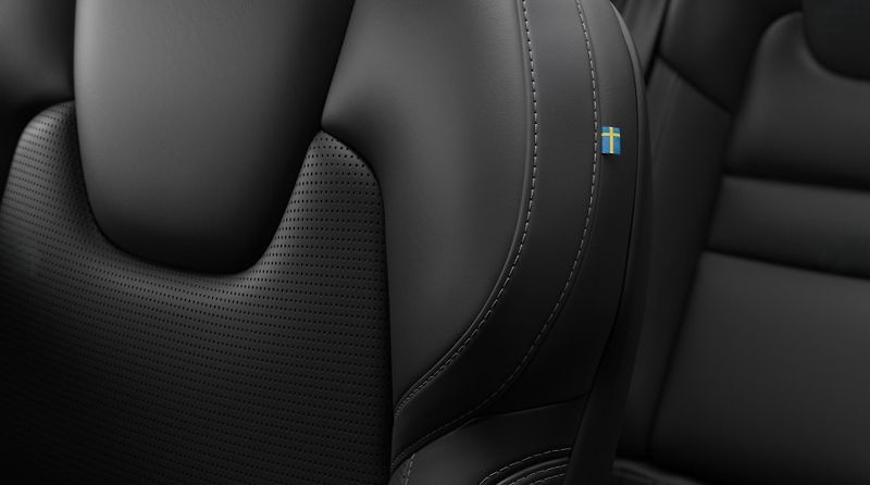 Volvo V60 (2026) B4 PLUS DARK AUT - fotka 3 z 18