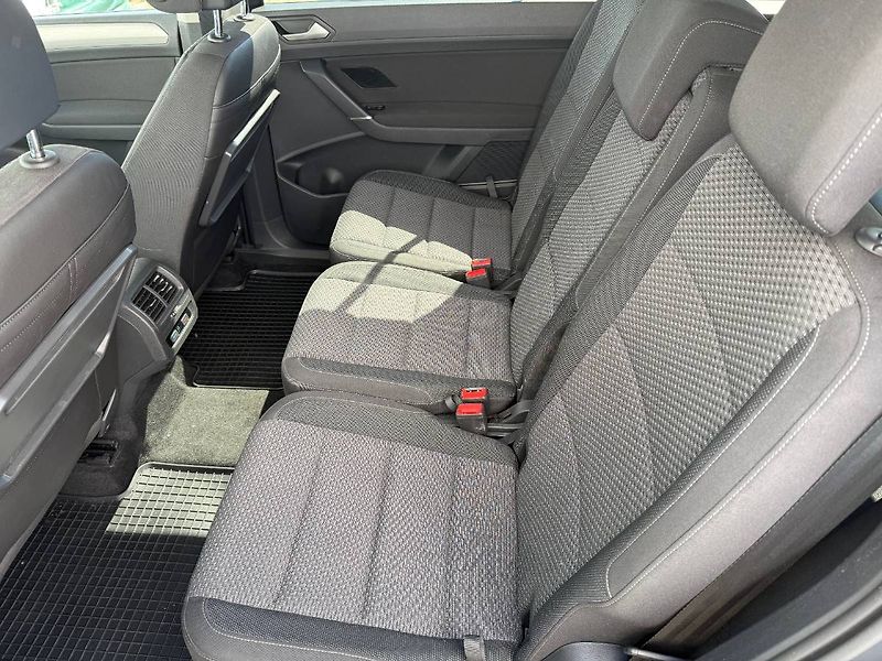 Volkswagen Touran (2021) 1.5 TSI 110 kW Comfortline 7DS - fotka 9 z 22