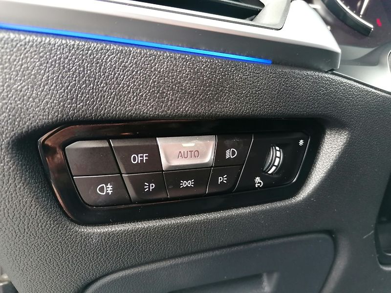 BMW Řada 3 (2020) 2.0 318D  A/T,Kůže,Ambient. - fotka 24 z 31