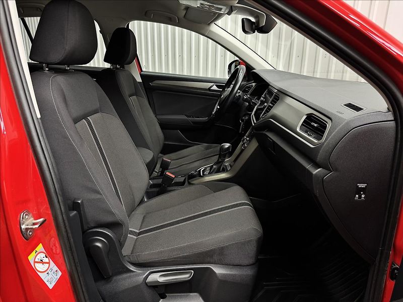 Volkswagen T-Roc 2.0TSI 140kW DSG ACC 4MOTION - fotka 34 z 37
