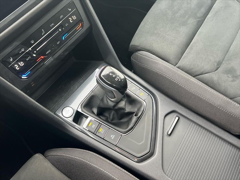 Volkswagen Tiguan Allspace 2,0 TDi 110 kW 7DSG ELEGANCE 7 - fotka 18 z 29