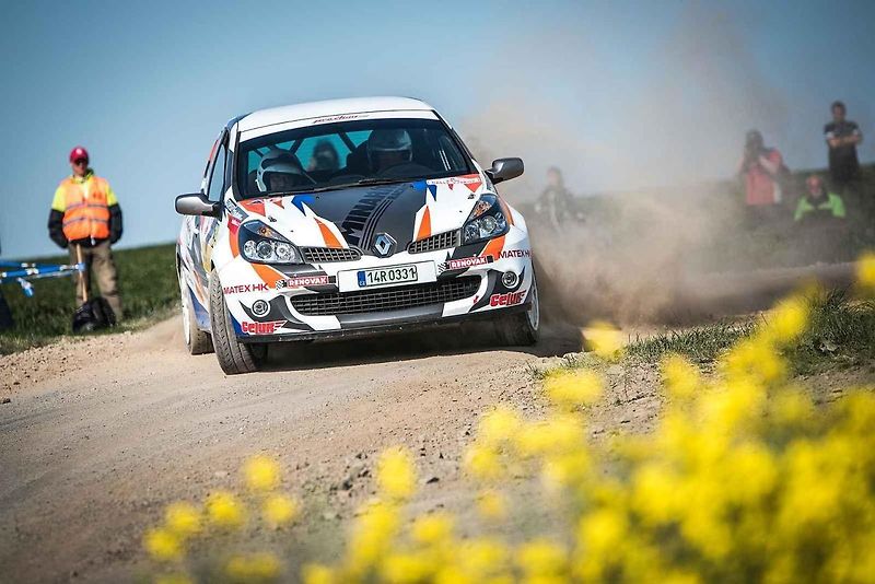 Jiří Hladík se svým zbrusu novým vozem Renault Clio Rally5 Phase II.