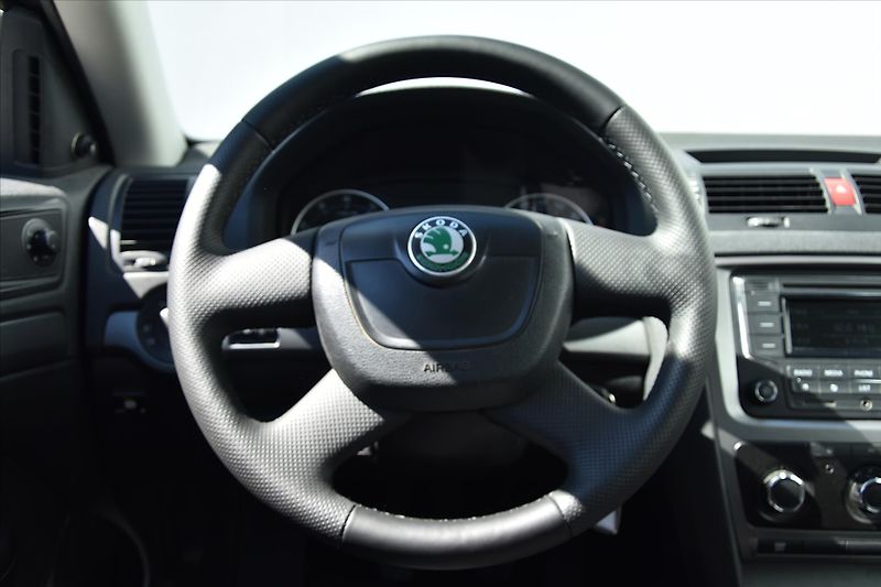 Škoda Octavia 1.6i 75kW LPG TAŽNÉ ZAŘ. ČR - fotka 14 z 19