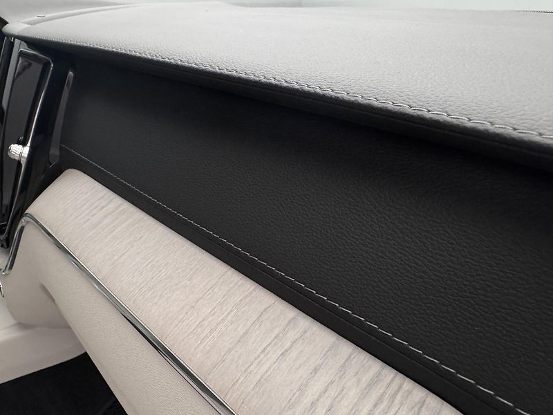 Volvo XC60 B5 AWD INSCRIPTION AUT  - fotka 31 z 56