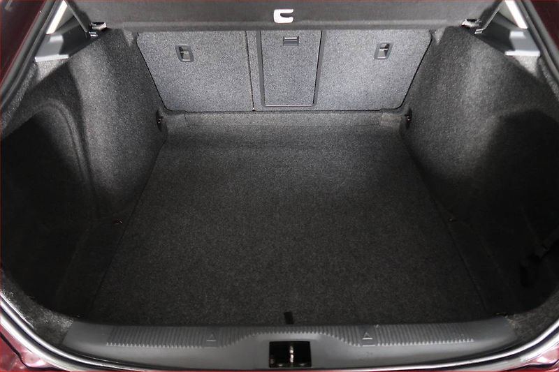 Škoda Octavia (2012) Ambition 1.6, ČR,1.maj - fotka 13 z 15