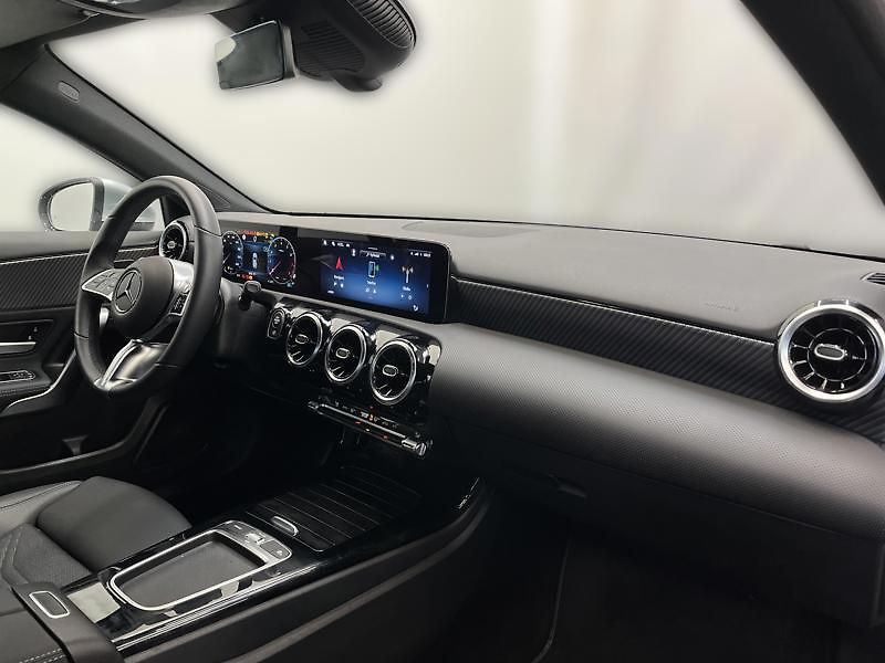 Mercedes-Benz Třídy A 200 Progressive Line - fotka 14 z 20