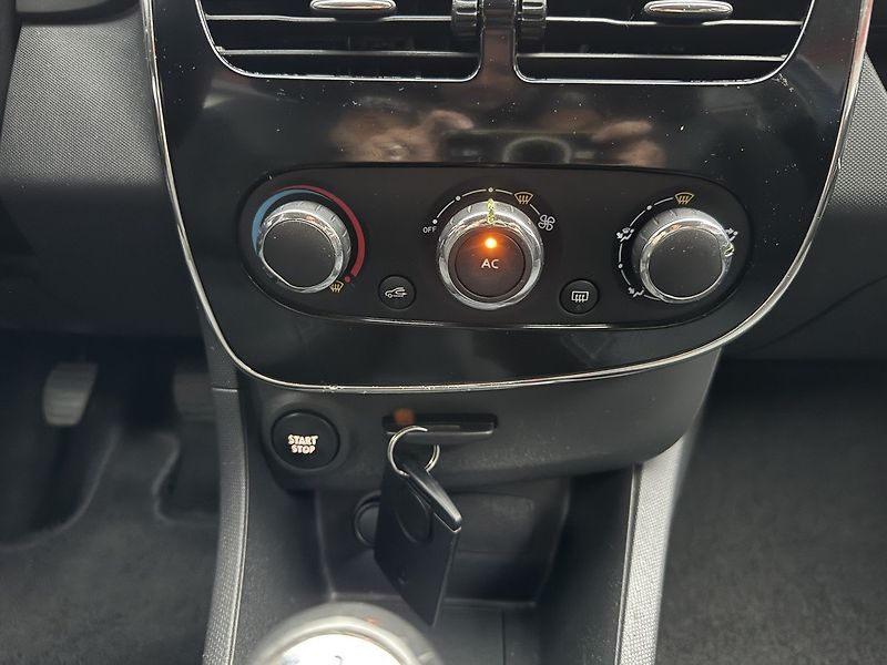 Renault Clio (2013) 1.2i Navi Klima Tempomat BT - fotka 10 z 50