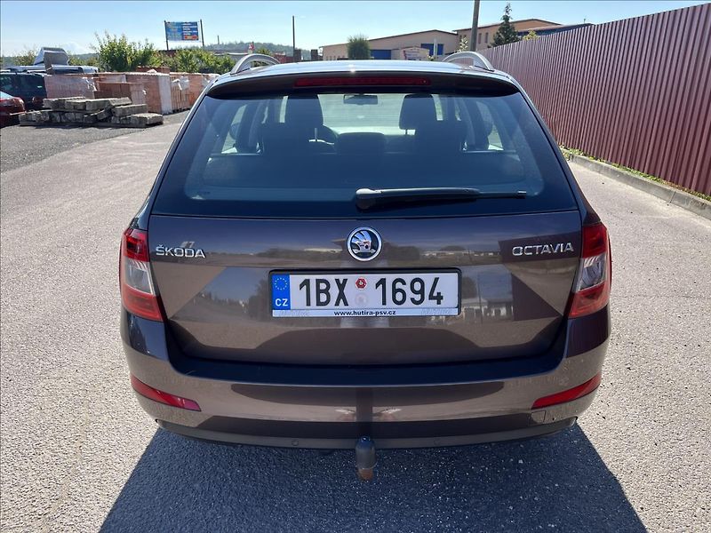 Škoda Octavia 2,0 TDi STYLE ROZVODY SERVIS - fotka 7 z 46