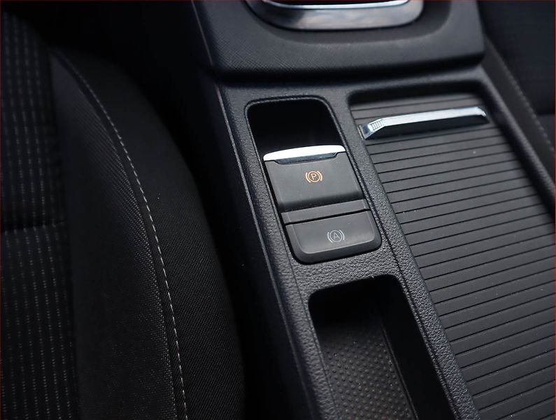 Škoda Octavia (2021) Ambition 2.0 TDI, Navi - fotka 21 z 24