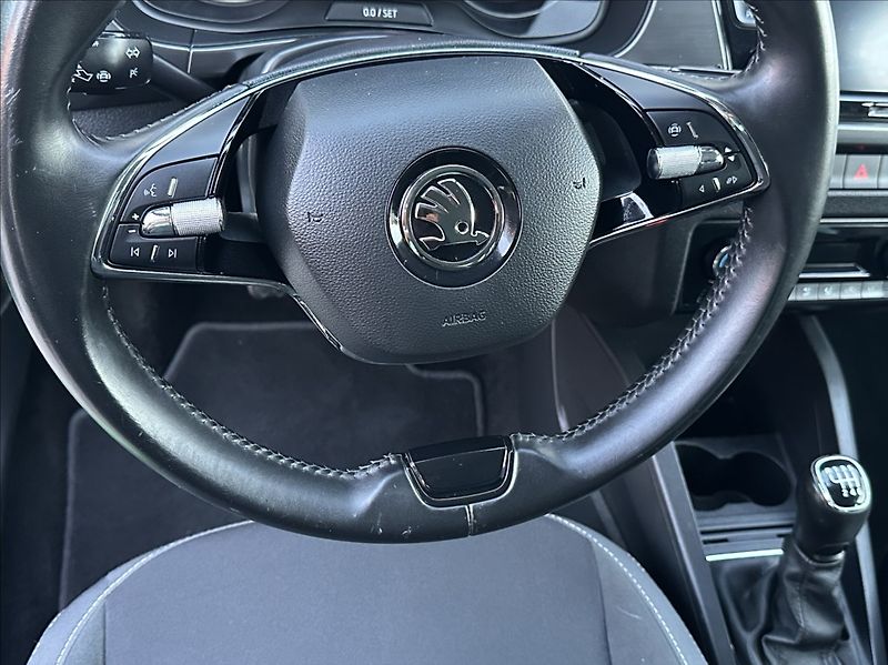 Škoda Fabia 1,0 TSI 110PS  Style Plus - fotka 31 z 53