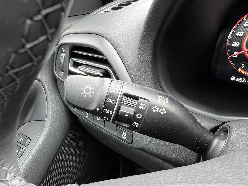 Hyundai i30 STYLE 1.5 DPI 71 kW DPH - fotka 18 z 20