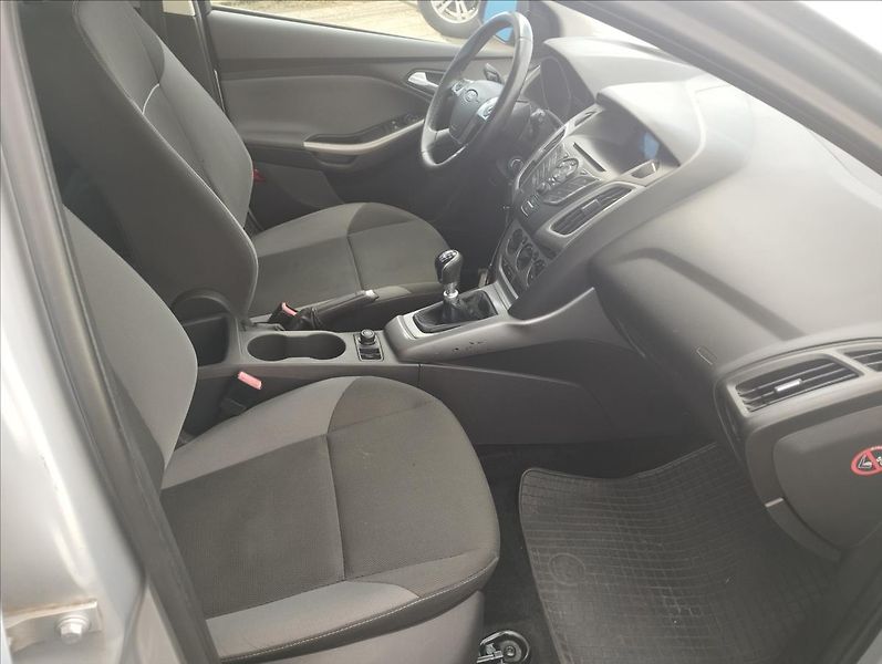 Ford Focus 1,6 TDCi 70KW Nové ČR - fotka 8 z 15