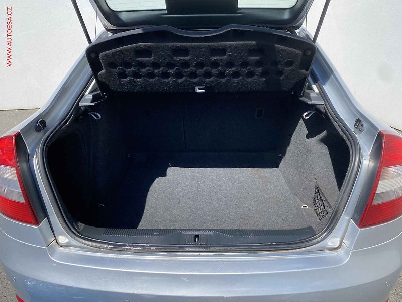 Škoda Octavia (2012) 2.0 TDi, ČR, autoAC - fotka 7 z 18