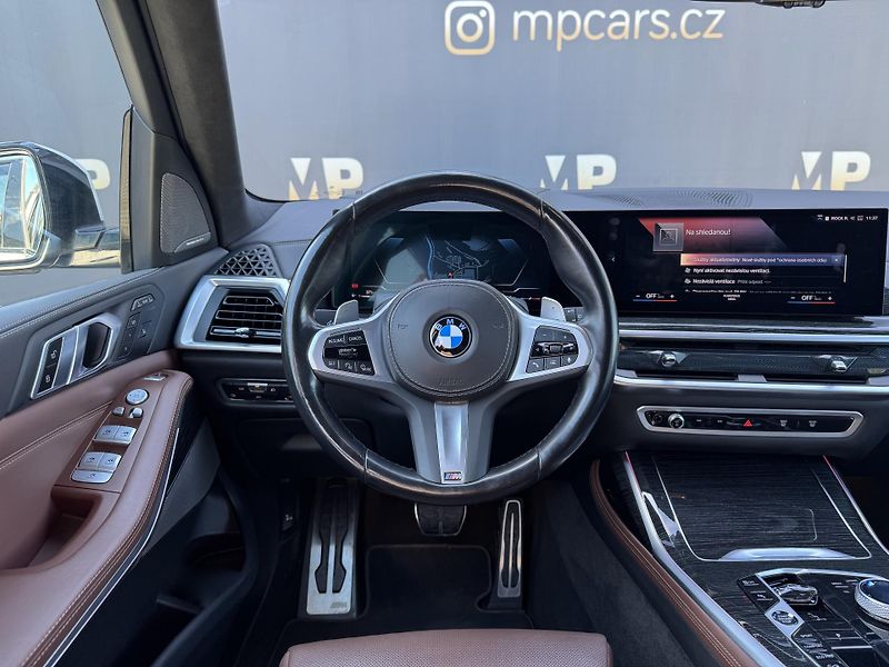 BMW X7 (2022) 40d 250kw M-Packet - fotka 17 z 60