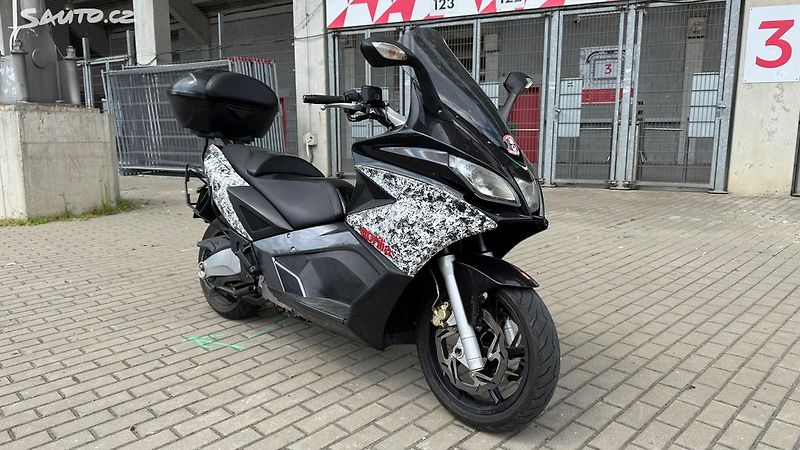 Aprilia SR SRV 850 56kw - fotka 15 z 15