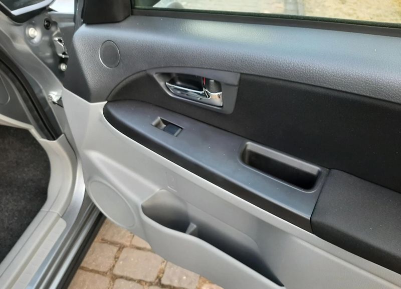 Suzuki SX4 (2010) Suzuki SX4, 1,6 4x4 r.v. 2010  - fotka 25 z 30