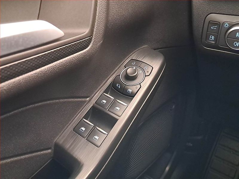 Ford Kuga (2024) ST-Line X 2.5 Plug-in Hybrid - fotka 19 z 22