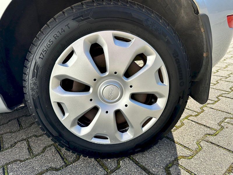 Ford Fiesta (2010) 1,4 TDCi 51 kW - fotka 23 z 23