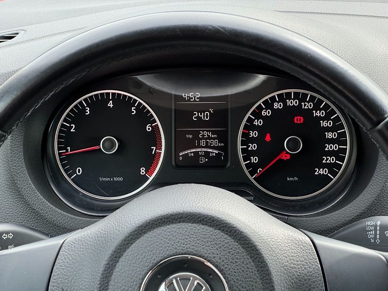 Volkswagen Polo (2011) 4Friends 1.2i 44kW - fotka 17 z 33