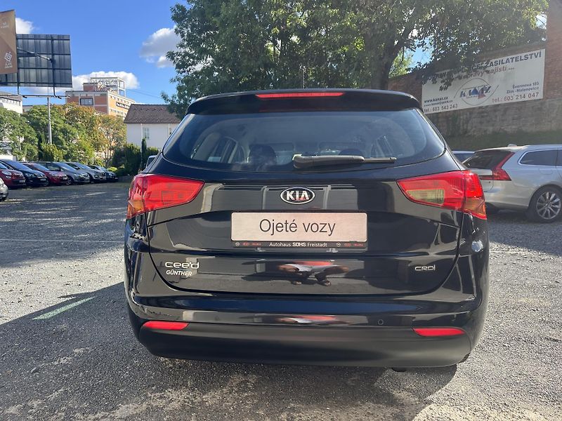 Kia Ceed (2013) 1,4 CRDi 66 Kw TAŽNÉ !! - fotka 6 z 18