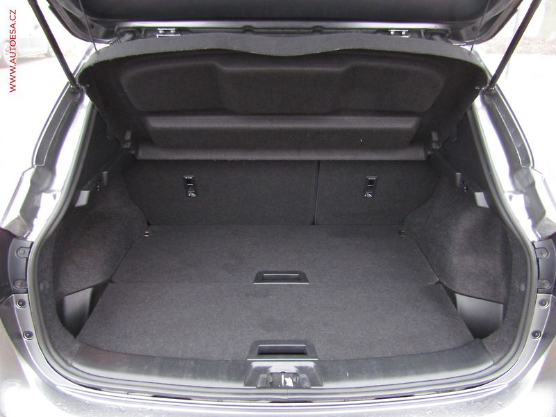 Nissan Qashqai (2016) 1.2 DiG-T 4X2, N-Connecta - fotka 7 z 18