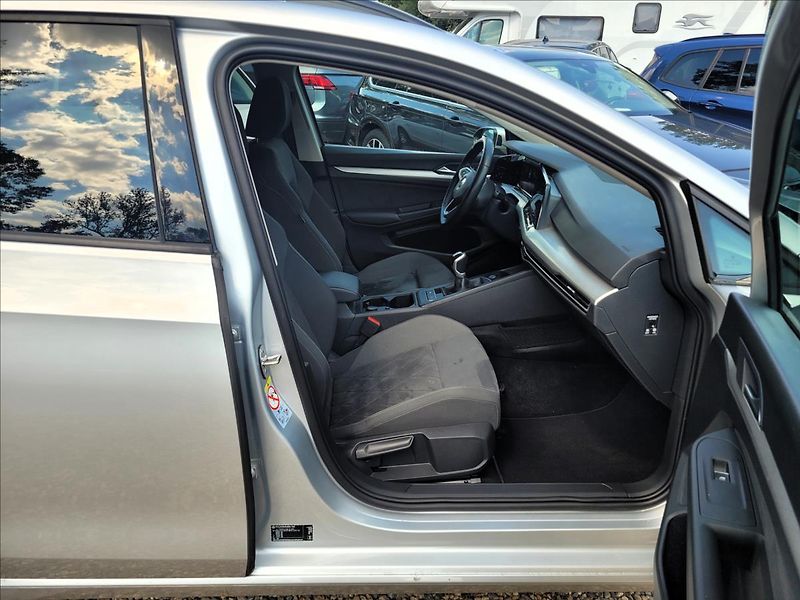 Volkswagen Golf 2,0 TDI,TFT,navi,výhřev,klima - fotka 12 z 50