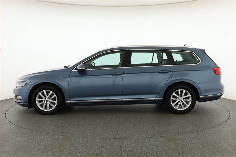 Volkswagen Passat (2015) Highline 2.0 TDI, Navi - fotka 3 z 19