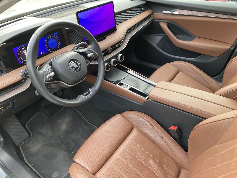 Škoda Superb (2024) Combi 2.0 TDI DSG L&K - fotka 9 z 42