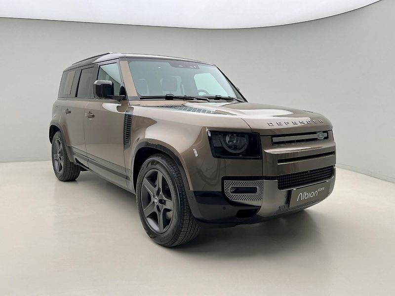Land Rover Defender 110 D300 X-DYNAMIC SE 1. maj. - fotka 8 z 45