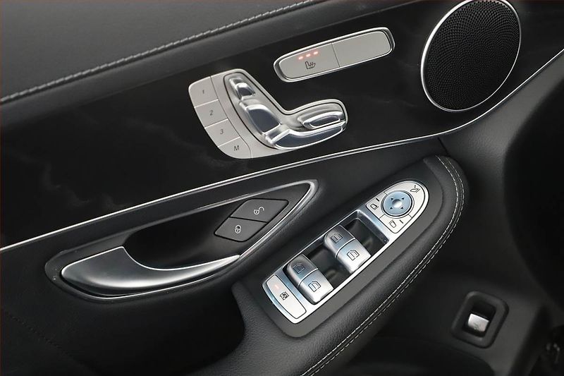 Mercedes-Benz GLC (2017) Avantgarde 250 d 4MATIC - fotka 21 z 23