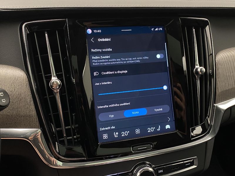 Volvo V90 CC B6 AWD BRIGHT PLUS AUT CZ - fotka 50 z 63