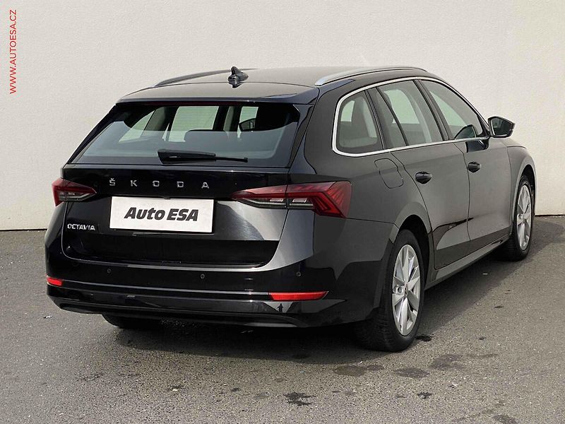 Škoda Octavia (2022) 2.0 TDi, 2.maj,ČR, Style, DSG - fotka 4 z 20