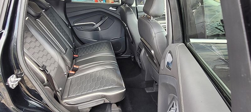 Ford Kuga (2017) 2,0TDCi 132kW DSG 4×4 Vignale  - fotka 13 z 52
