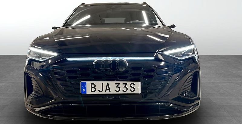 Audi Q8 e-tron 50 Q Kam Pano HuD LED 4 zóny   - fotka 4 z 12