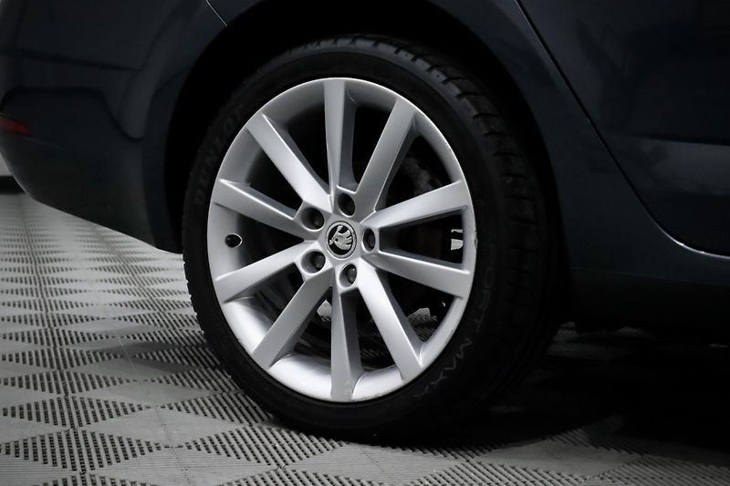 Škoda Octavia 3 FL Combi 1.4 TSI 110 kW DSG - fotka 7 z 43