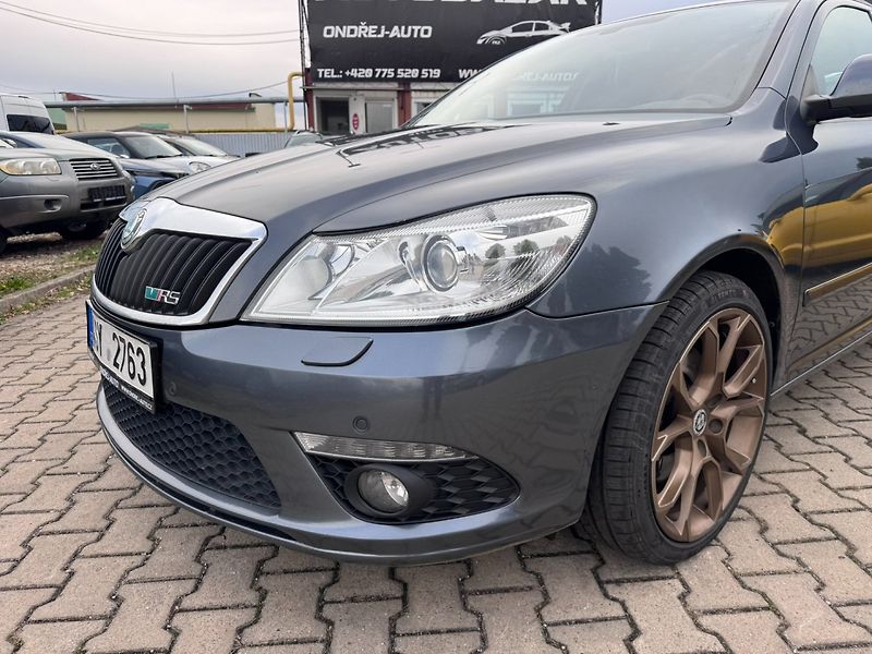 Škoda Octavia (2012) DSG 2,0 TDI 125 KW FACE PĚKNÁ - fotka 9 z 49