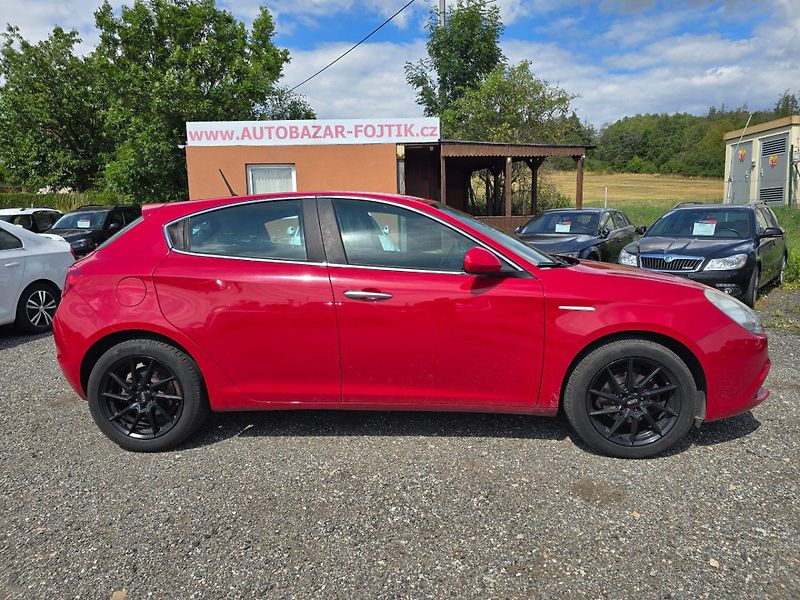 Alfa Romeo Giulietta (2011) 1.4T Exclusive - fotka 8 z 22