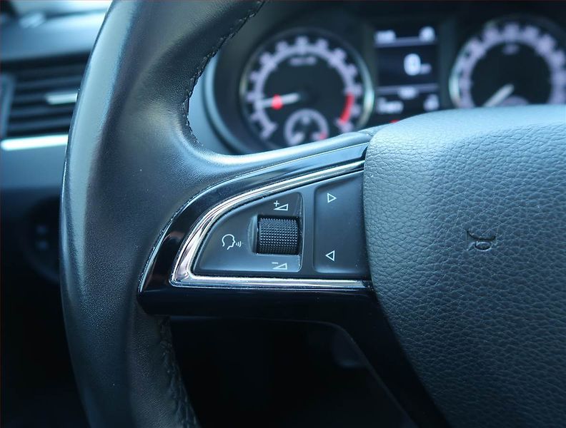 Škoda Octavia (2019) Ambition 1.6 TDI, Tempomat - fotka 17 z 23
